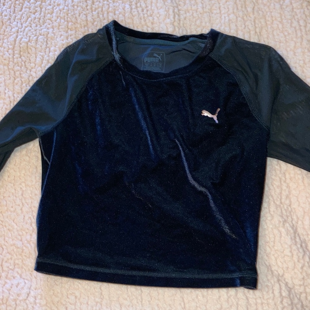 Black long sleeve crop top